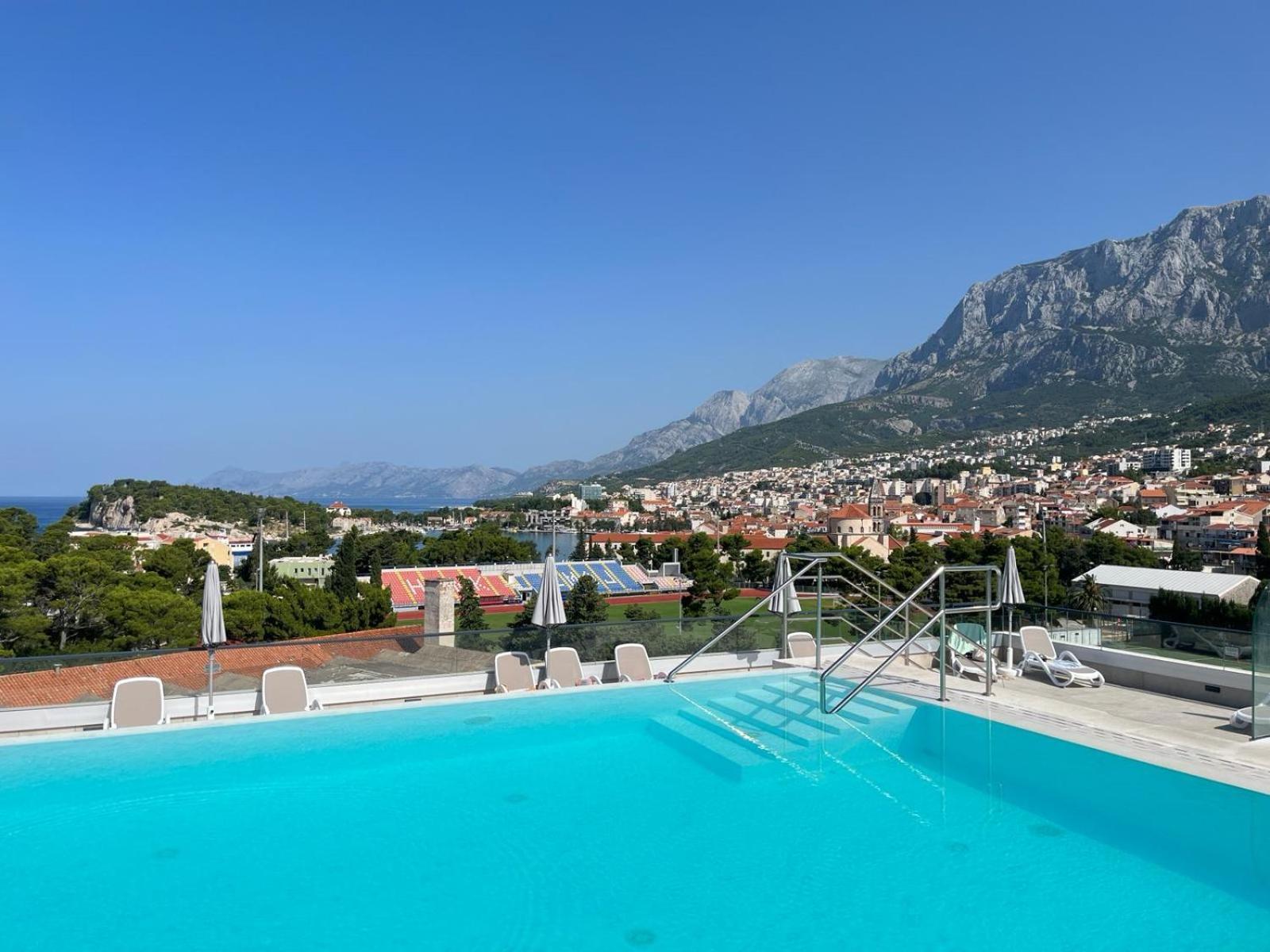 Uzelac Apartment With Pool Makarska Exterior foto